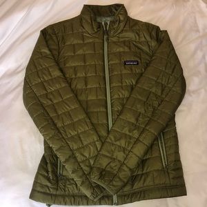 Patagonia women’s nano puff jacket